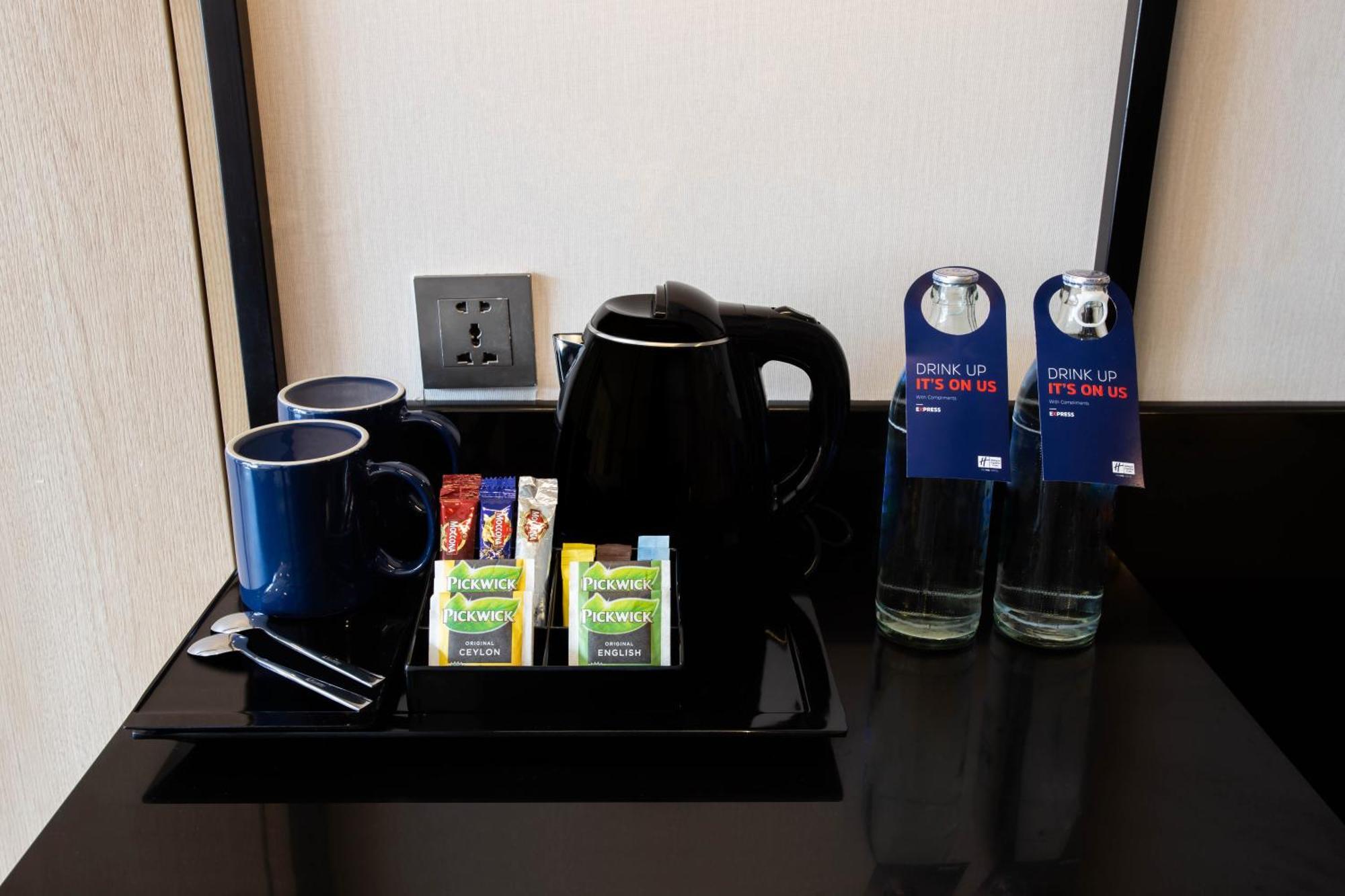 Holiday Inn Express & Suites Bangkok Central Pier By Ihg Eksteriør bilde