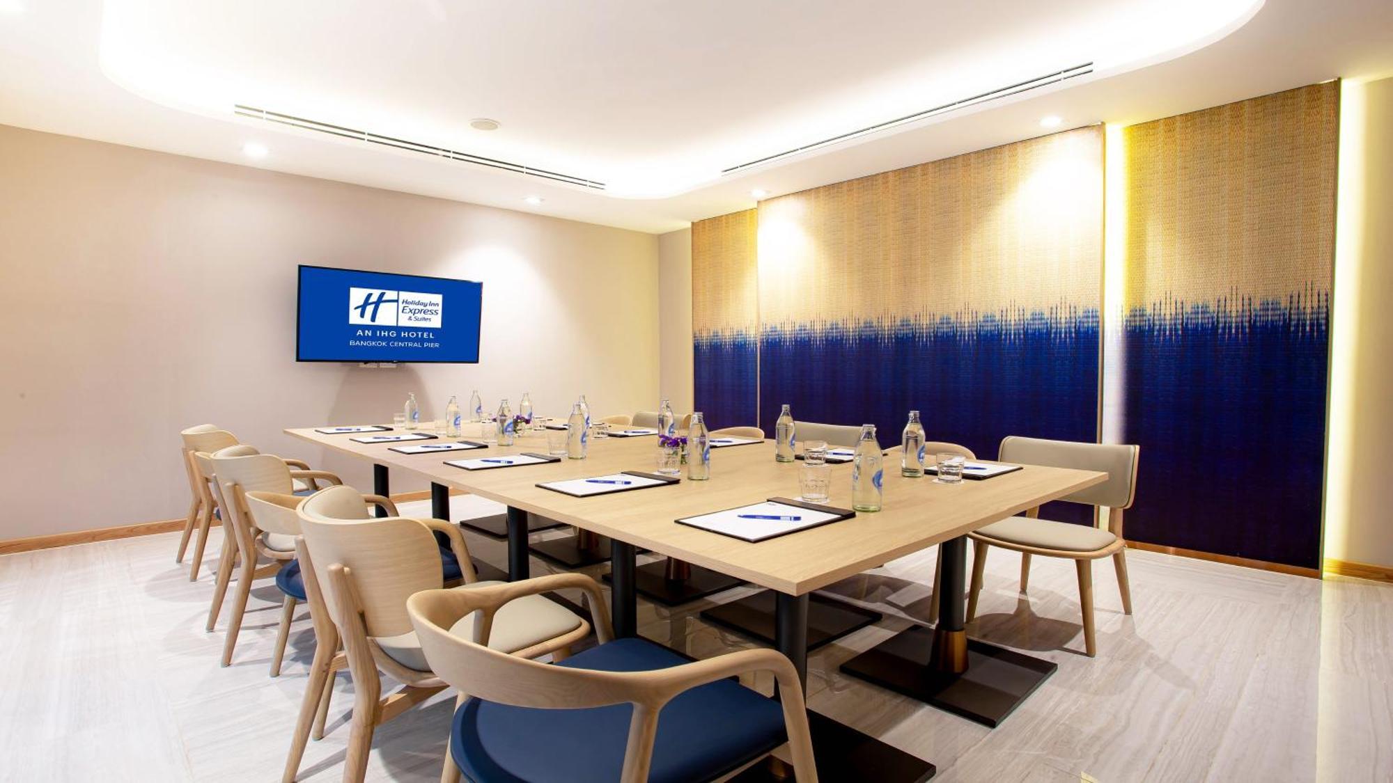 Holiday Inn Express & Suites Bangkok Central Pier By Ihg Eksteriør bilde