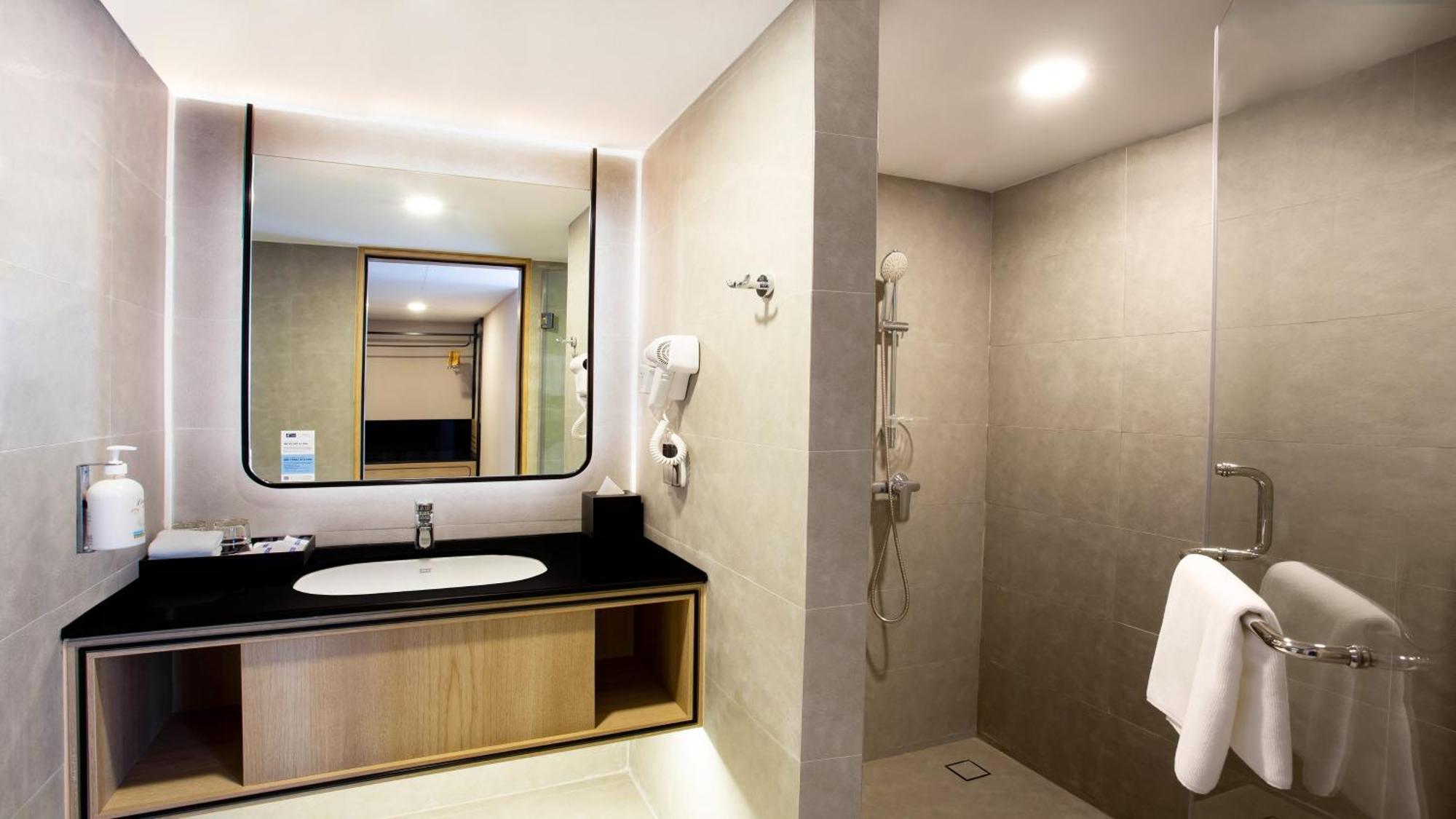 Holiday Inn Express & Suites Bangkok Central Pier By Ihg Eksteriør bilde