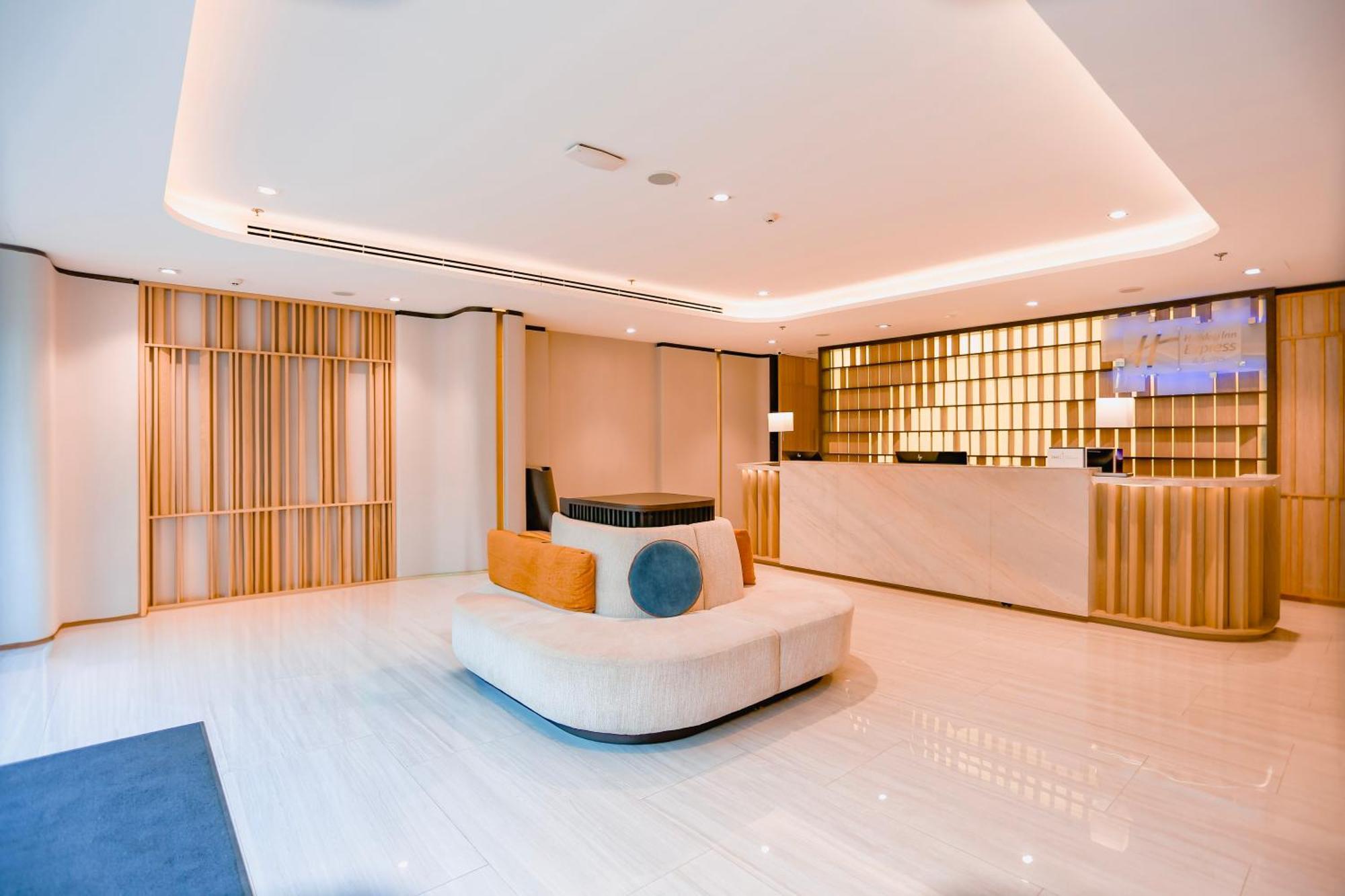Holiday Inn Express & Suites Bangkok Central Pier By Ihg Eksteriør bilde