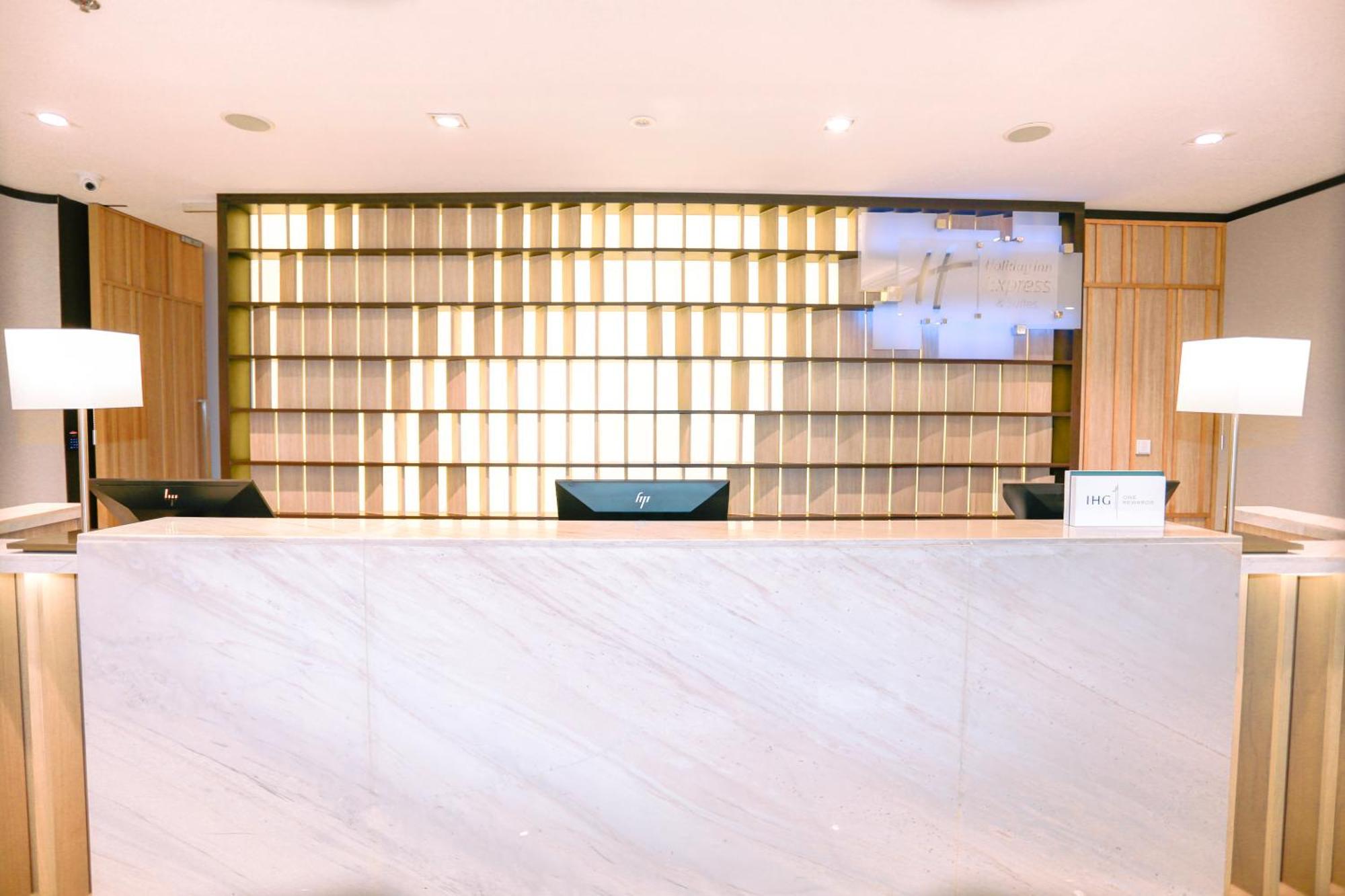 Holiday Inn Express & Suites Bangkok Central Pier By Ihg Eksteriør bilde